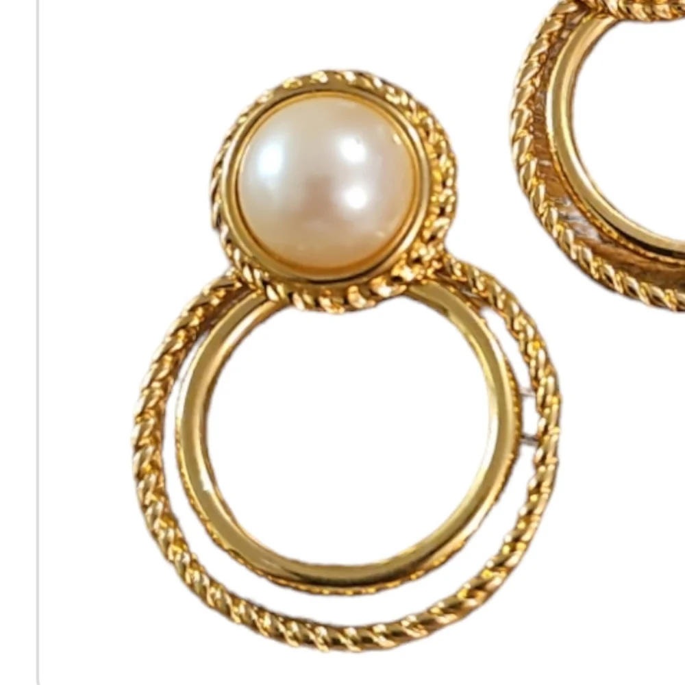 Vintage Rare Monet Door Knocker stud earrings. - Picture 7 of 7